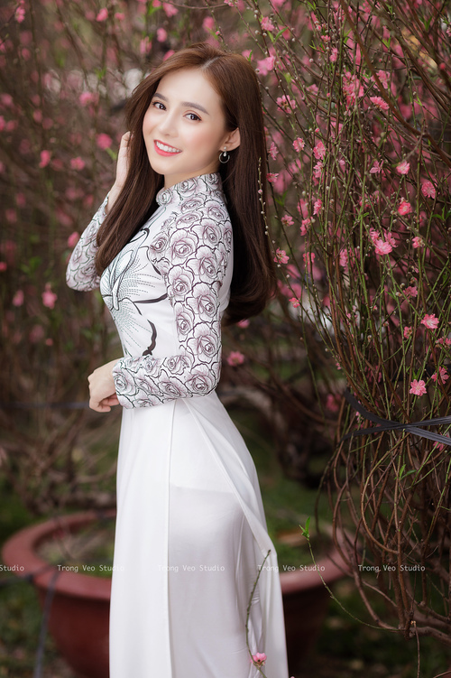 76人恩比德连续多场“30+”，稳坐联盟得分王宝座！，76人队恩比德