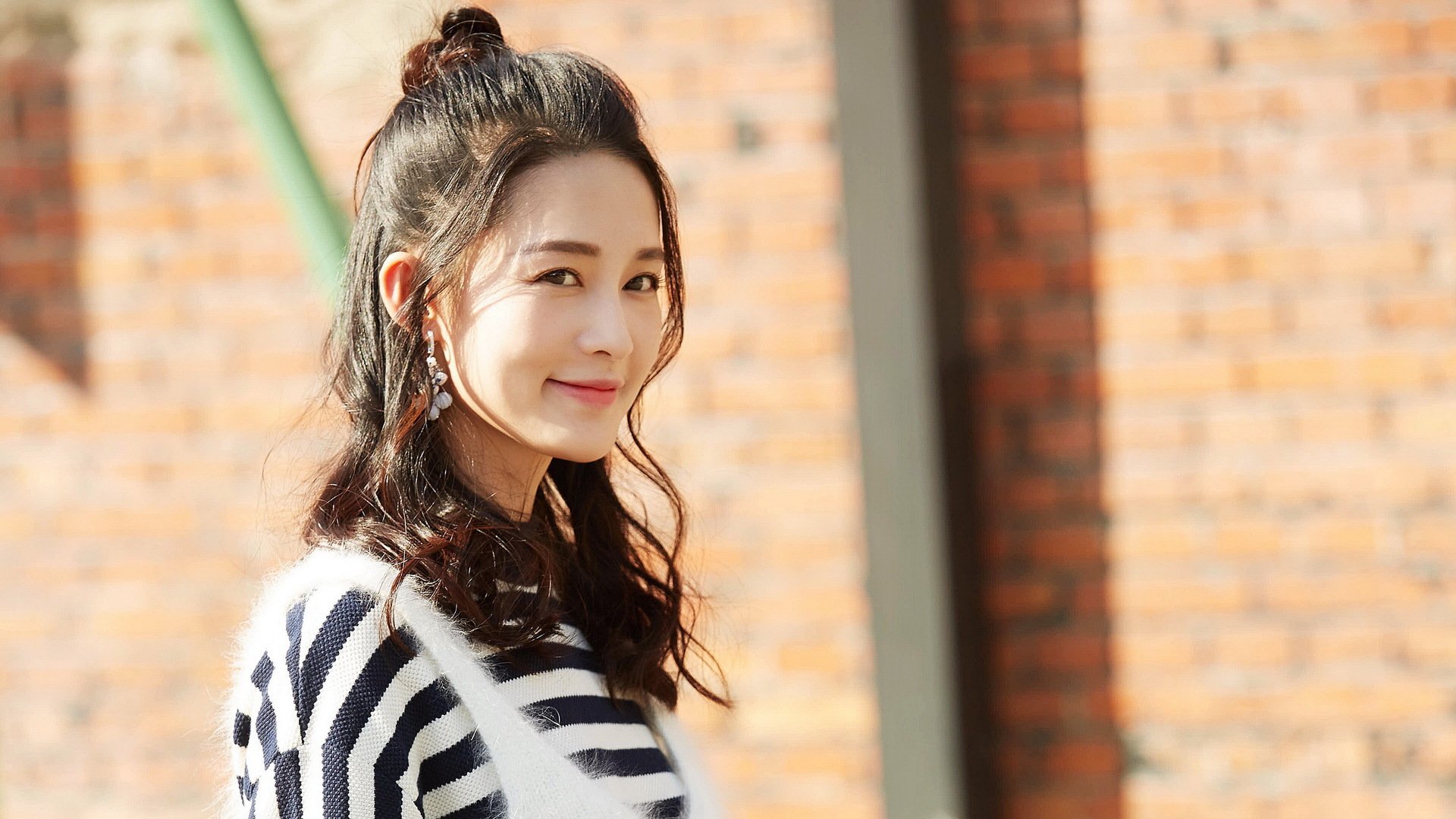 《电竞领域新兴产业：从硬件到赛事策划全线布局》，电竞行业解读