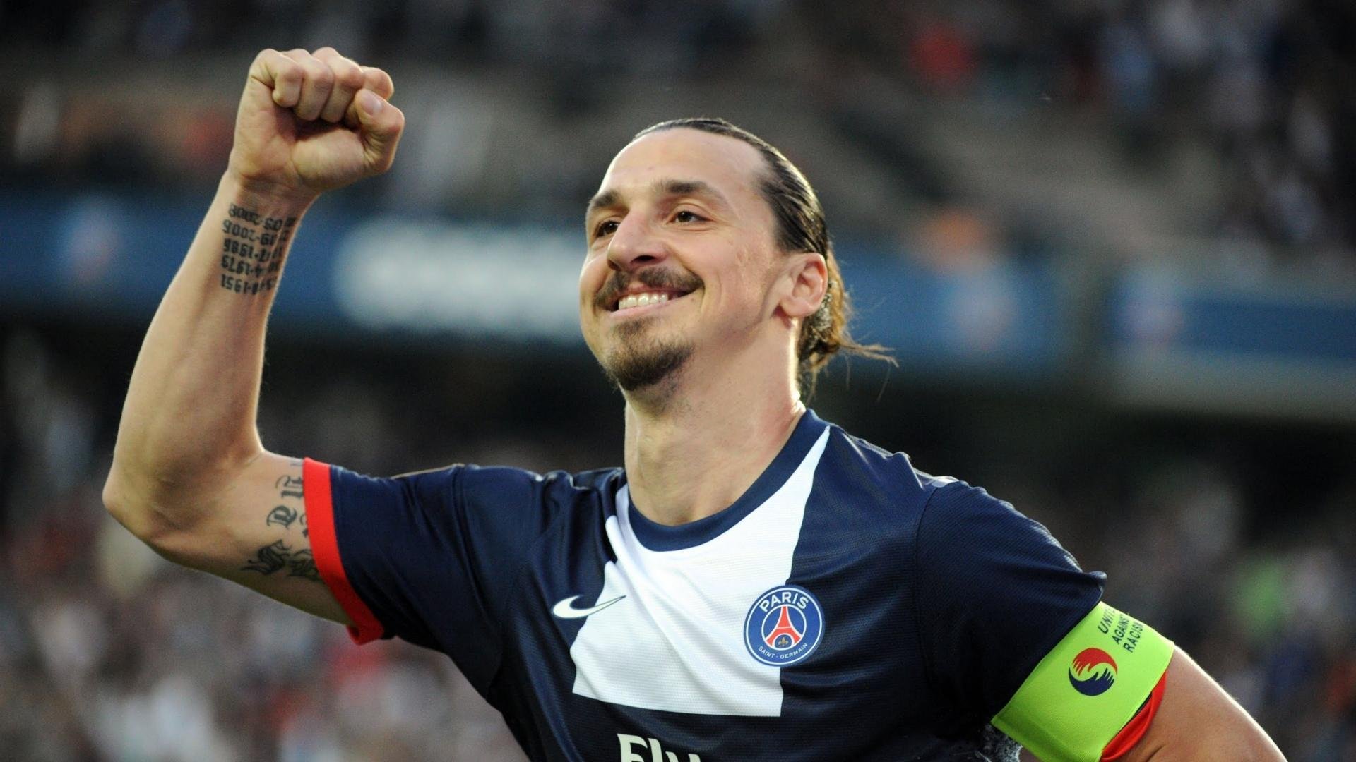 顶尖球队在大舞台上大放异彩,取得辉煌胜利,顶尖队队呼